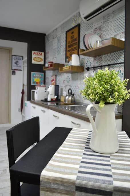 Casa Mya - Studio Flat Napels Buitenkant foto