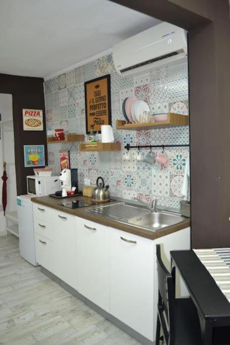 Casa Mya - Studio Flat Napels Buitenkant foto