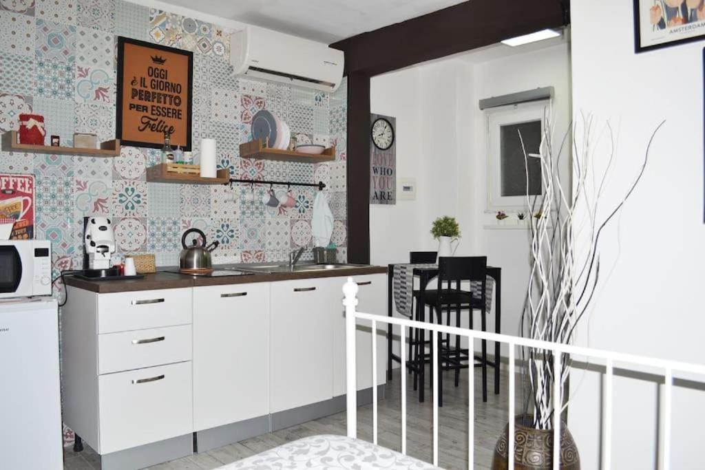 Casa Mya - Studio Flat Napels Buitenkant foto