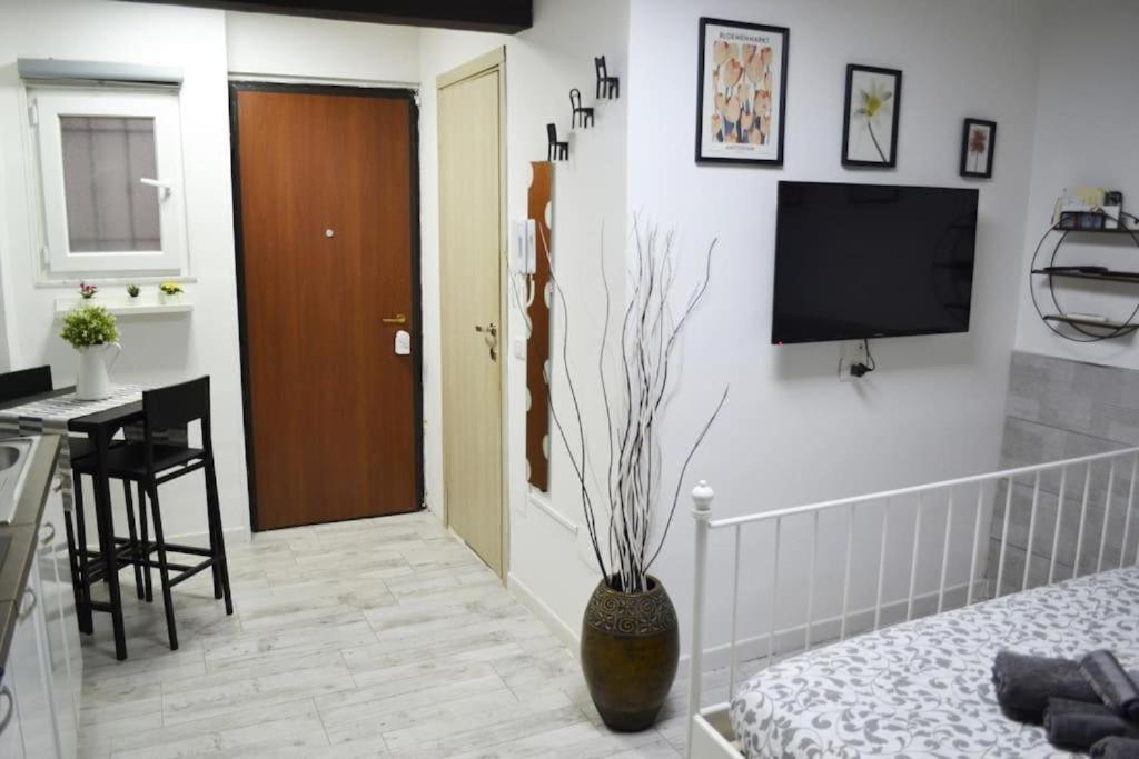 Casa Mya - Studio Flat Napels Buitenkant foto